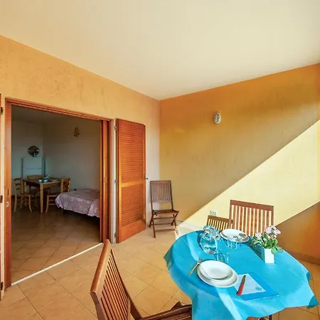Apartment 1 Bedroom Cozy In